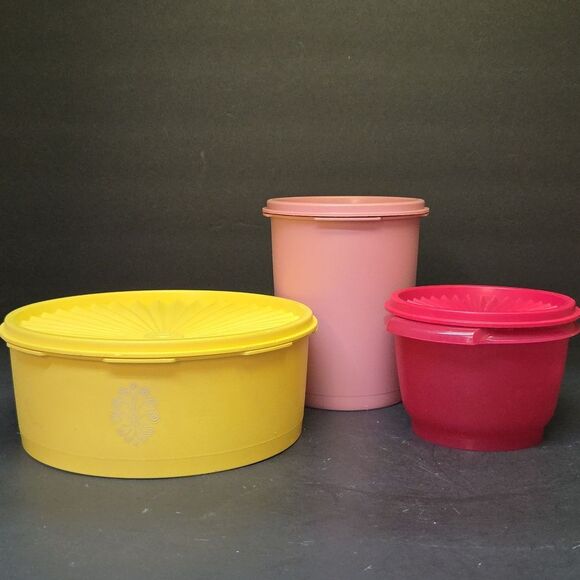 3 Assorted Sized Tupperware Containers - Picture 1 of 11